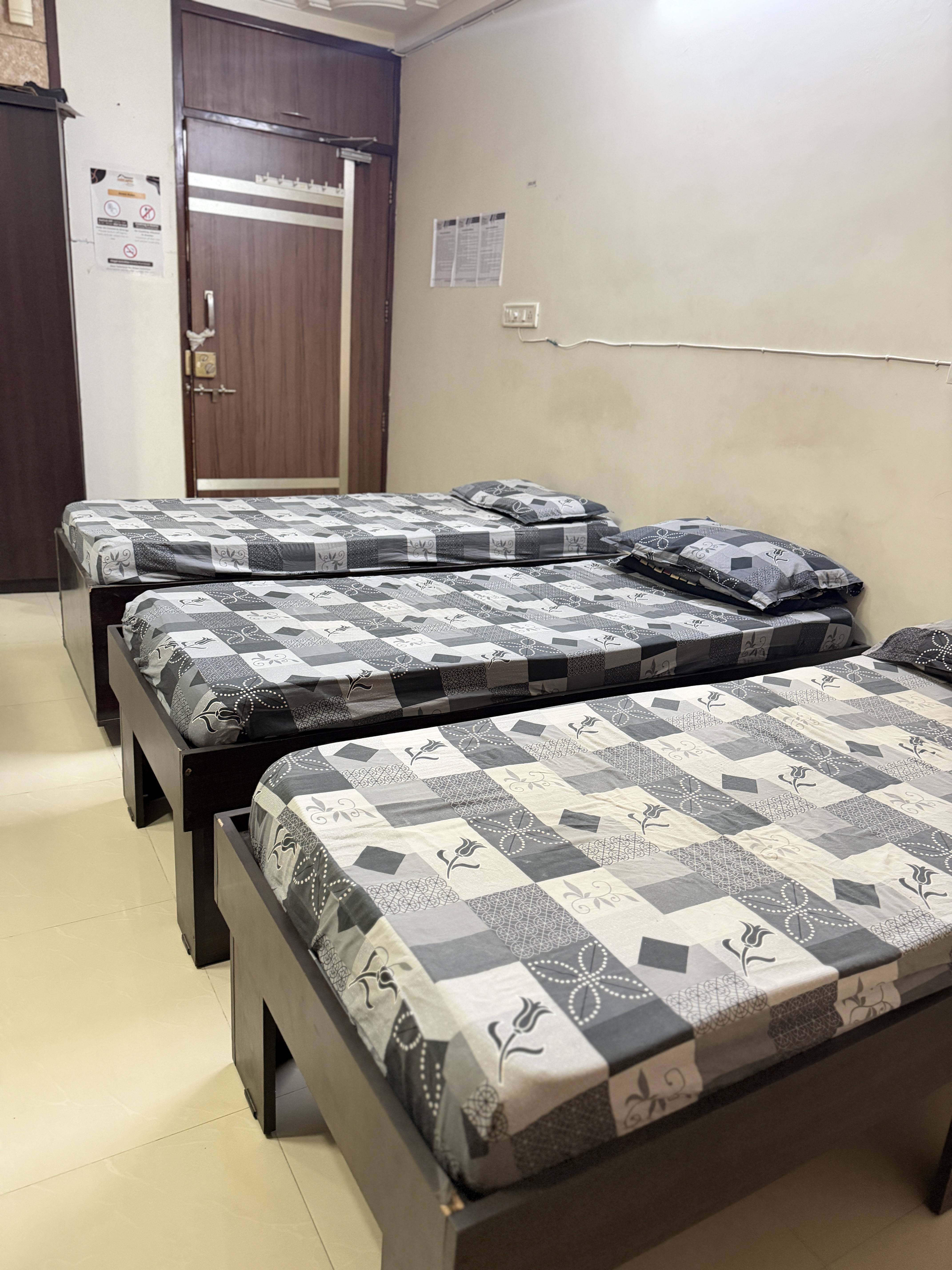 Triple sharing room, Ansh Boys PG