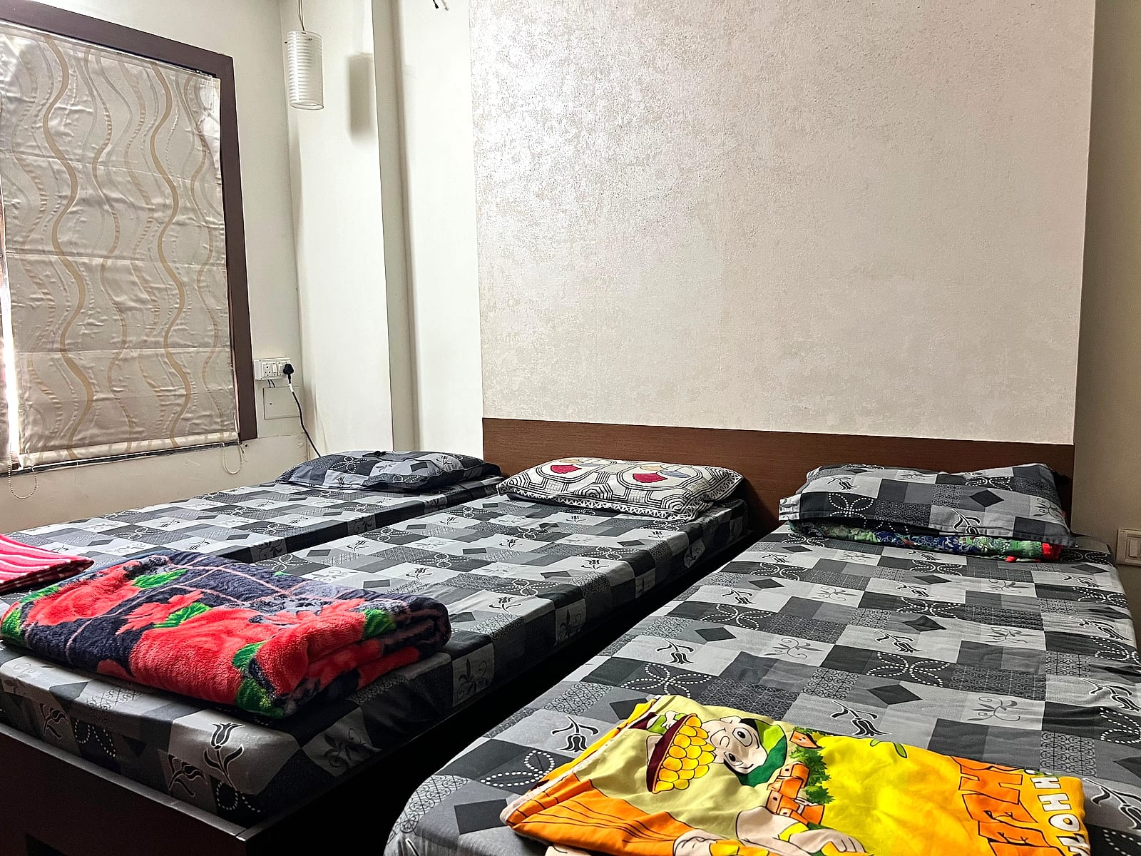 Room with residents, Ansh Boys PG